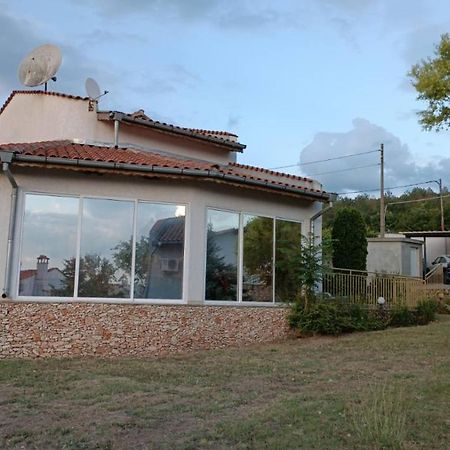 Villa Приятна Къща За Почивка Караколев 1 Obrochishte Exterior foto