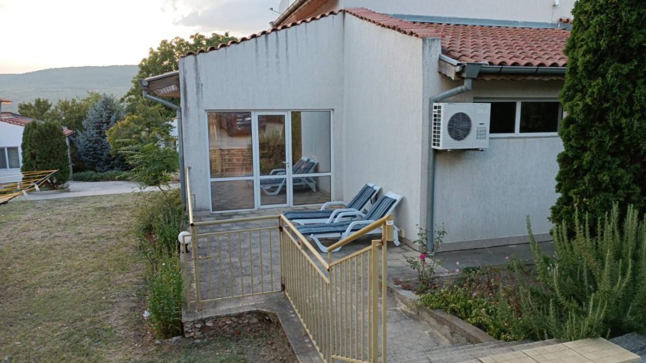 Villa Приятна Къща За Почивка Караколев 1 Obrochishte Exterior foto